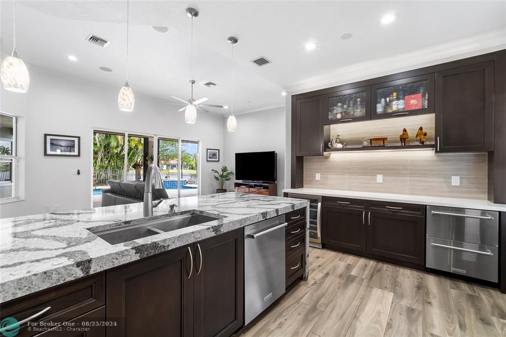 Recently Sold: $1,035,000 (5 beds, 3 baths, 3085 Square Feet)