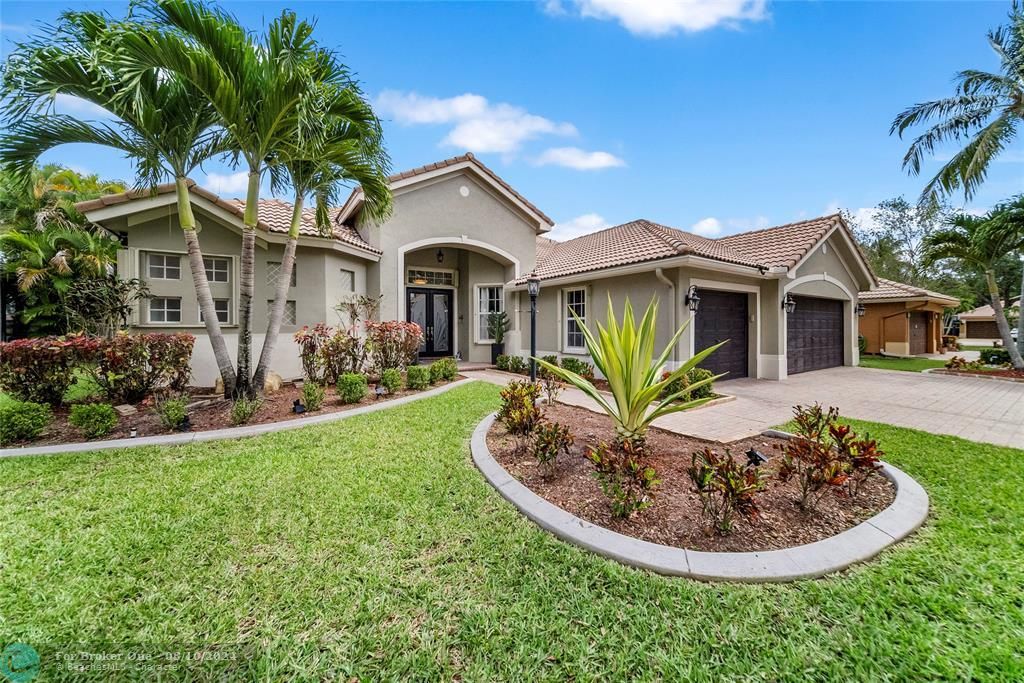 Recently Sold: $1,035,000 (5 beds, 3 baths, 3085 Square Feet)