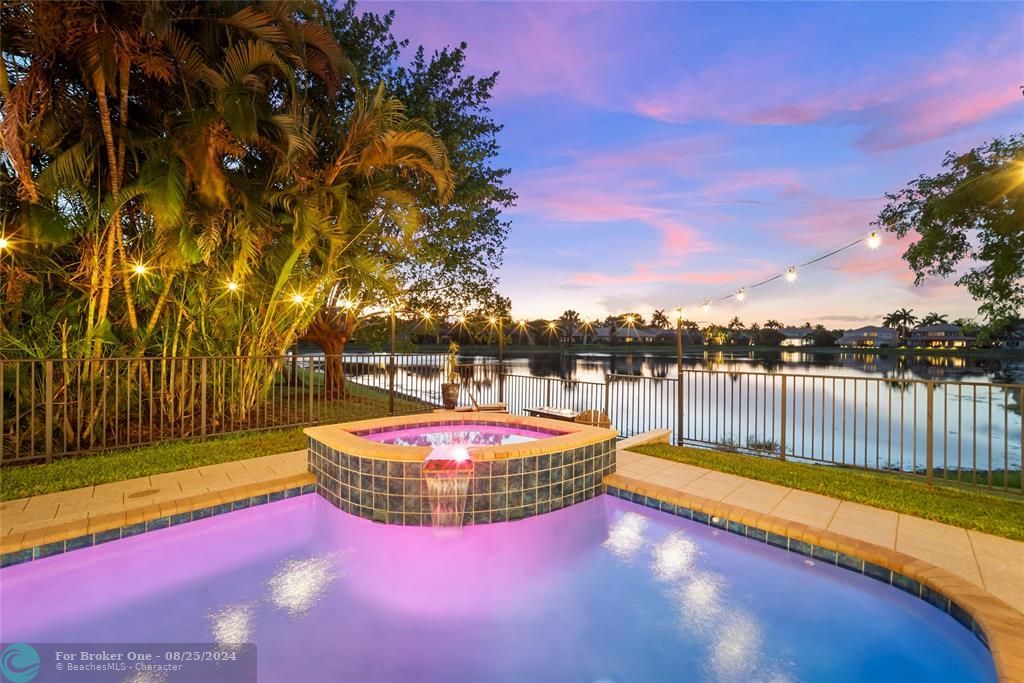 Recently Sold: $1,035,000 (5 beds, 3 baths, 3085 Square Feet)