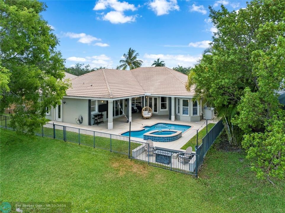 Recently Sold: $1,035,000 (5 beds, 3 baths, 3085 Square Feet)