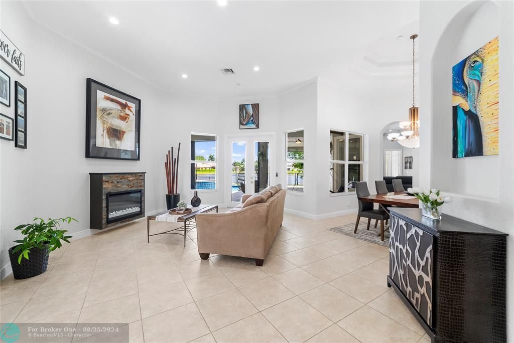 Recently Sold: $1,035,000 (5 beds, 3 baths, 3085 Square Feet)