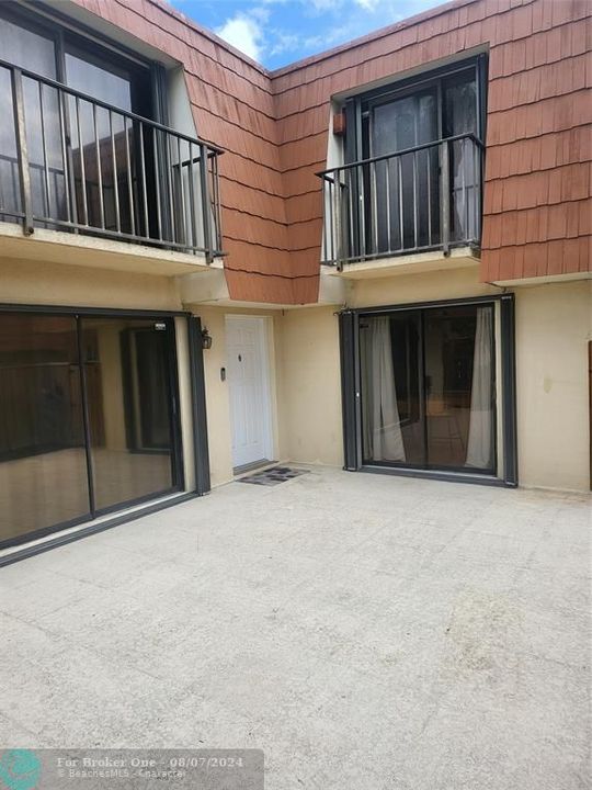 Vendido Recientemente: $339,000 (2 camas, 2 baños, 1264 Pies cuadrados)