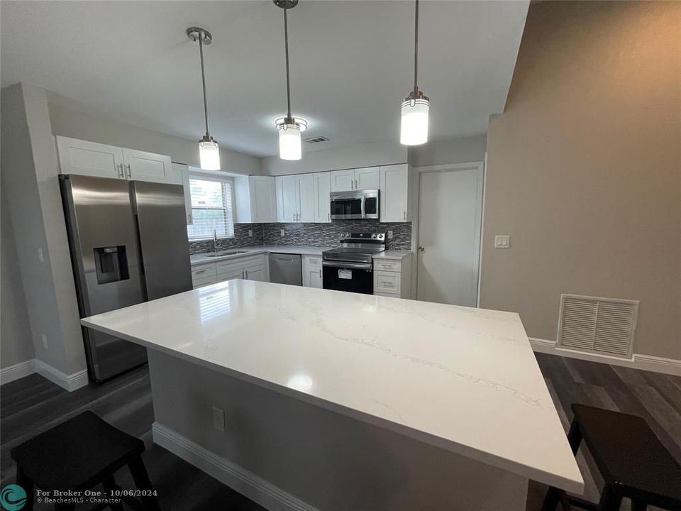 For Sale: $379,800 (3 beds, 2 baths, 1416 Square Feet)