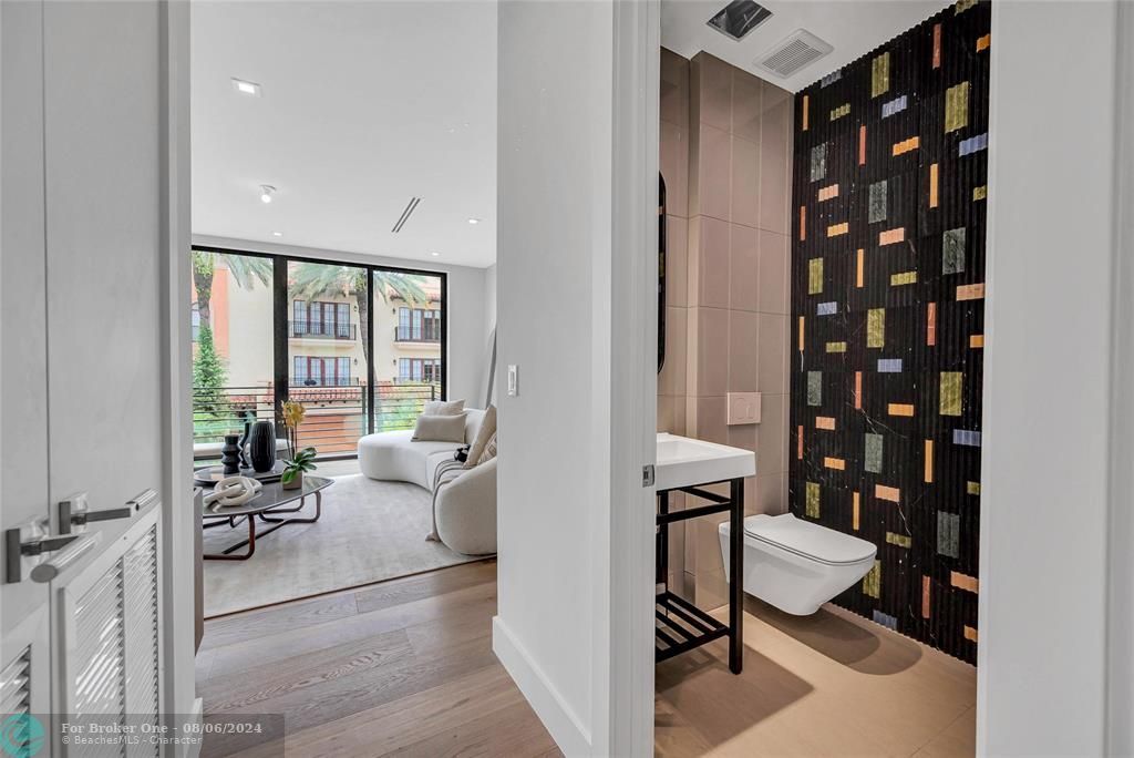 Recently Sold: $2,350,000 (3 beds, 3 baths, 2764 Square Feet)