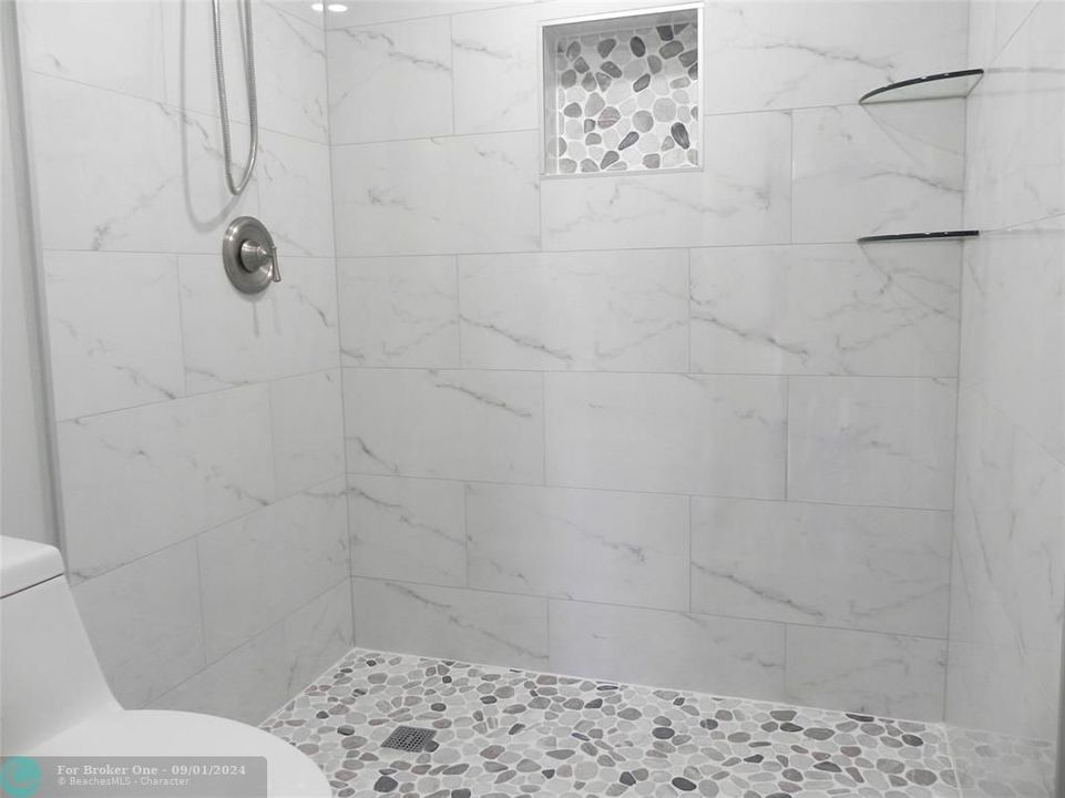 En Venta: $260,000 (2 camas, 2 baños, 1216 Pies cuadrados)