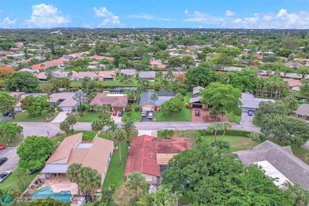 For Sale: $650,000 (4 beds, 2 baths, 2114 Square Feet)