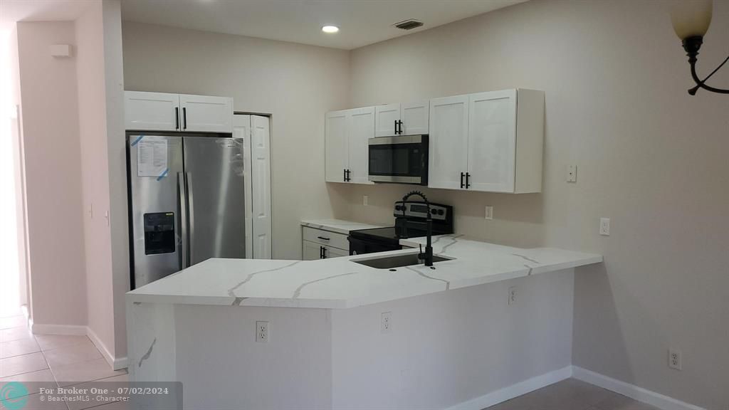 Active With Contract: $2,700 (3 beds, 2 baths, 1395 Square Feet)