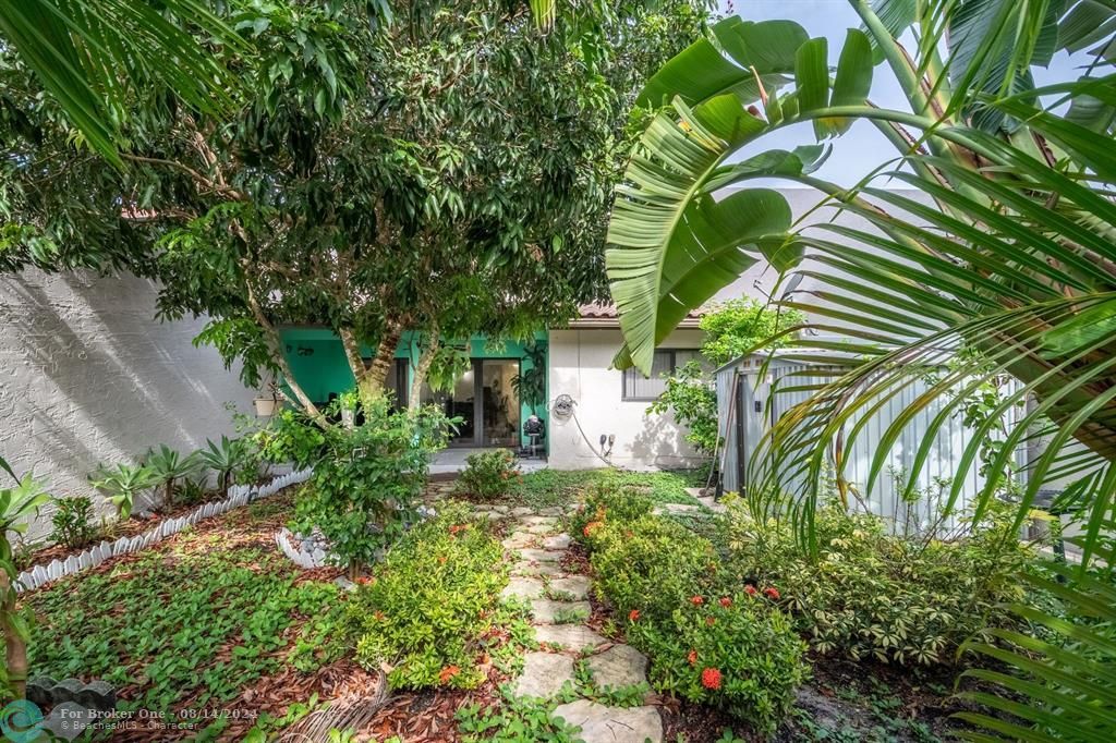 Recently Sold: $659,000 (3 beds, 2 baths, 1825 Square Feet)