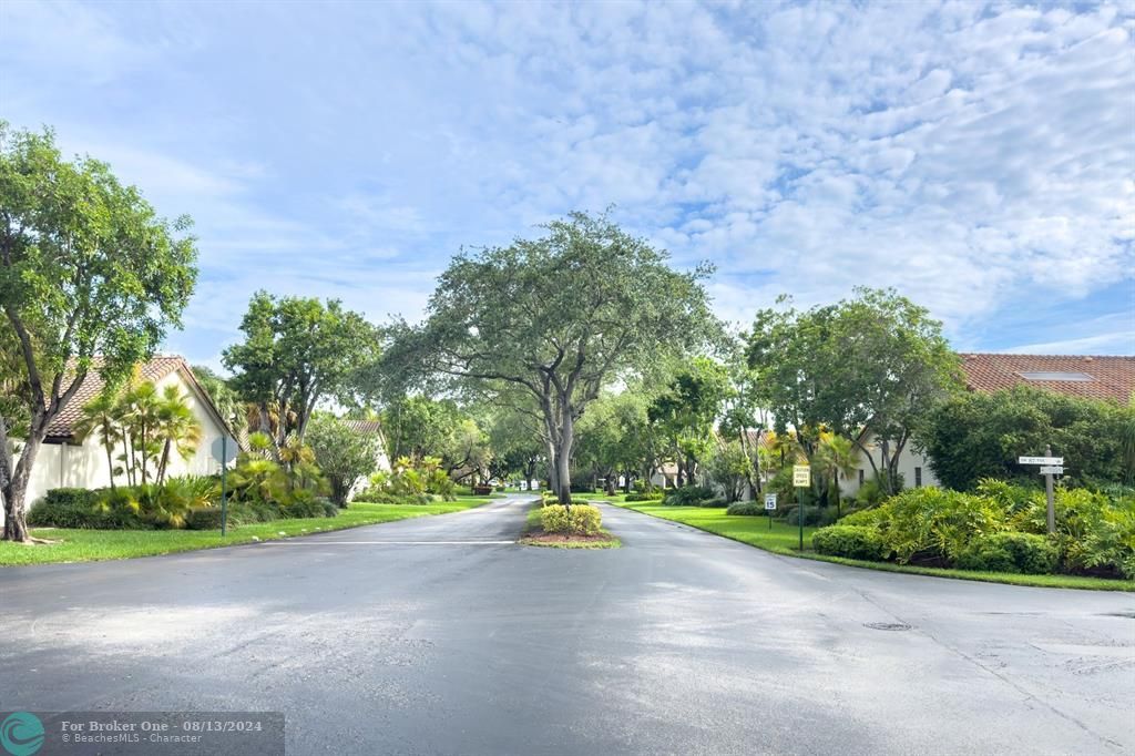 Recently Sold: $659,000 (3 beds, 2 baths, 1825 Square Feet)