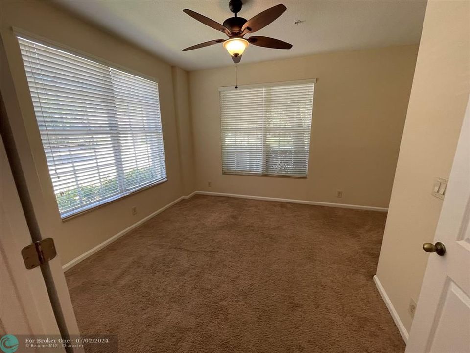 For Rent: $3,485 (3 beds, 2 baths, 1887 Square Feet)