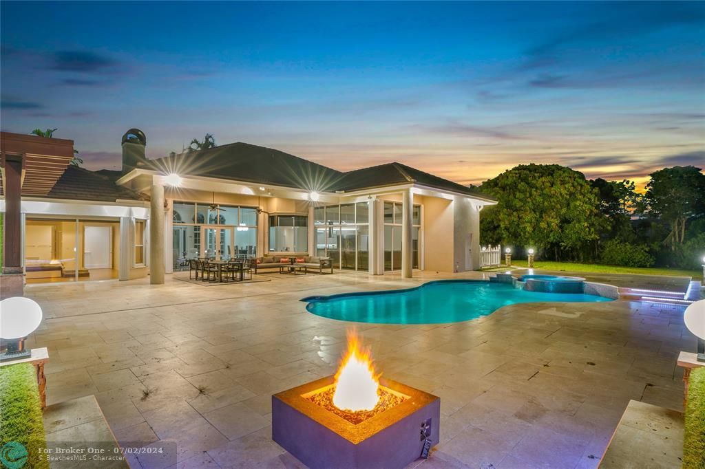 For Sale: $4,899,900 (7 beds, 6 baths, 6195 Square Feet)