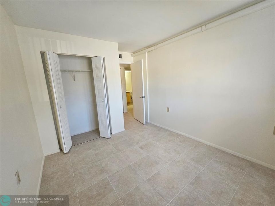 For Sale: $175,000 (2 beds, 1 baths, 708 Square Feet)