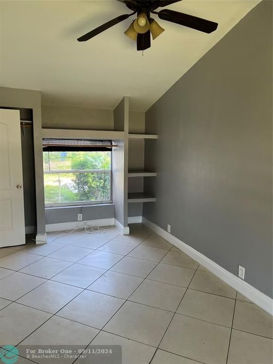 Active With Contract: $2,600 (3 beds, 1 baths, 1212 Square Feet)