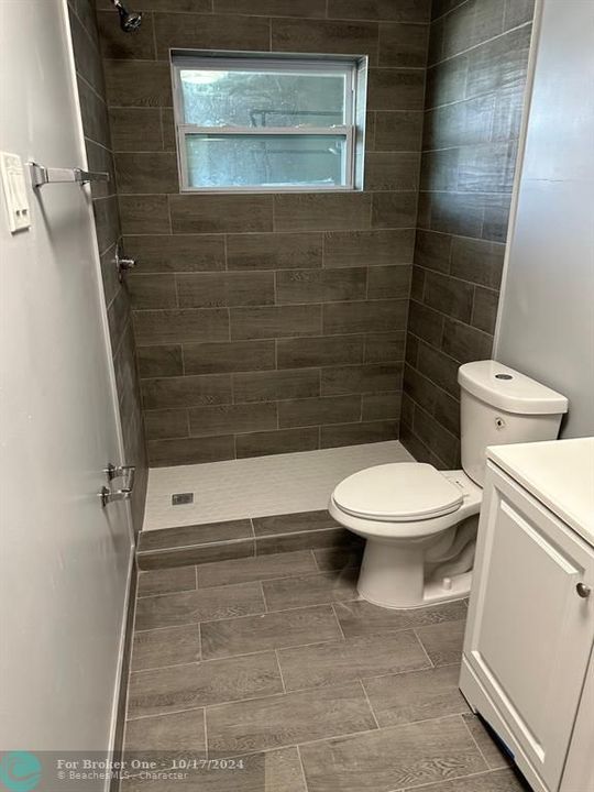 Recently Rented: $1,700 (1 beds, 1 baths, 640 Square Feet)