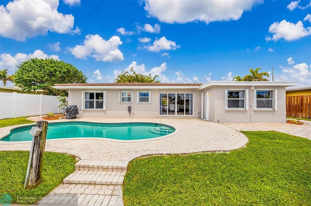 Recently Sold: $1,095,000 (3 beds, 2 baths, 1709 Square Feet)