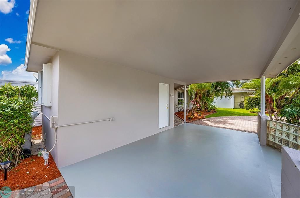 Recently Sold: $1,095,000 (3 beds, 2 baths, 1709 Square Feet)