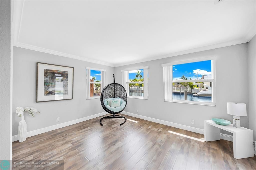 Recently Sold: $1,095,000 (3 beds, 2 baths, 1709 Square Feet)