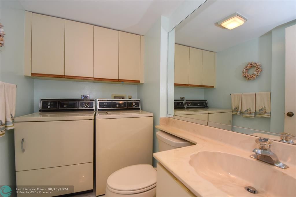 For Sale: $329,900 (2 beds, 2 baths, 1236 Square Feet)