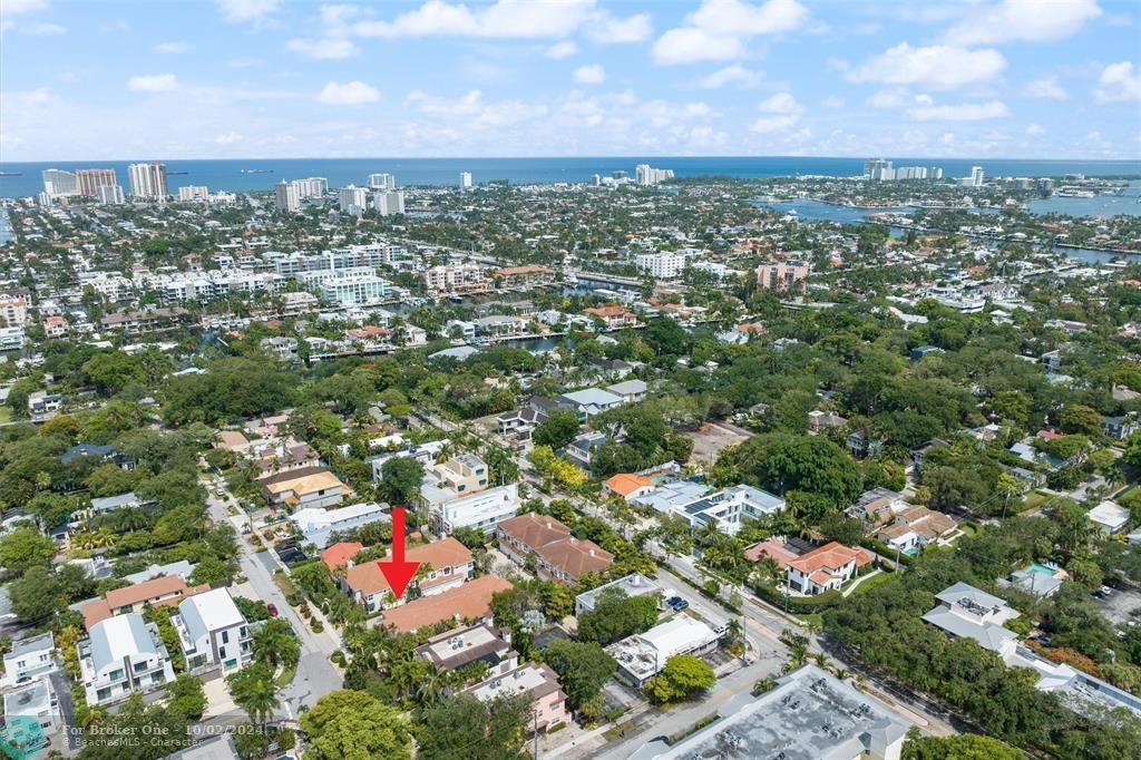 For Sale: $1,100,000 (3 beds, 2 baths, 2266 Square Feet)