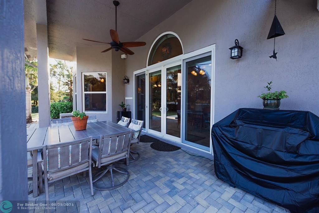 Recently Sold: $1,250,000 (4 beds, 2 baths, 2209 Square Feet)