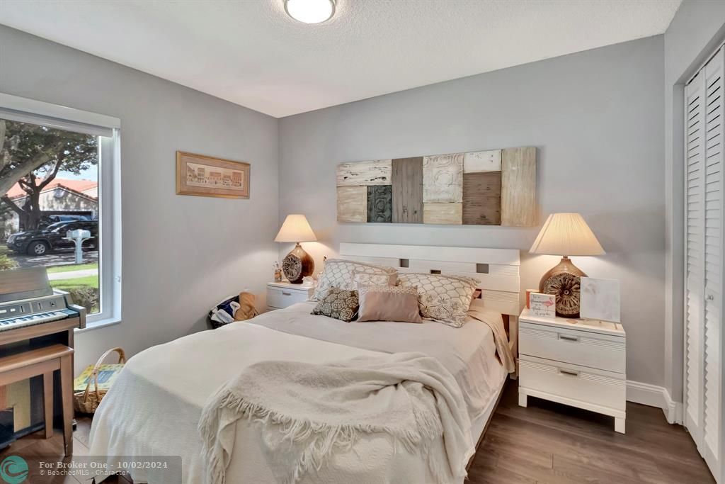 Recently Sold: $725,000 (3 beds, 2 baths, 1632 Square Feet)