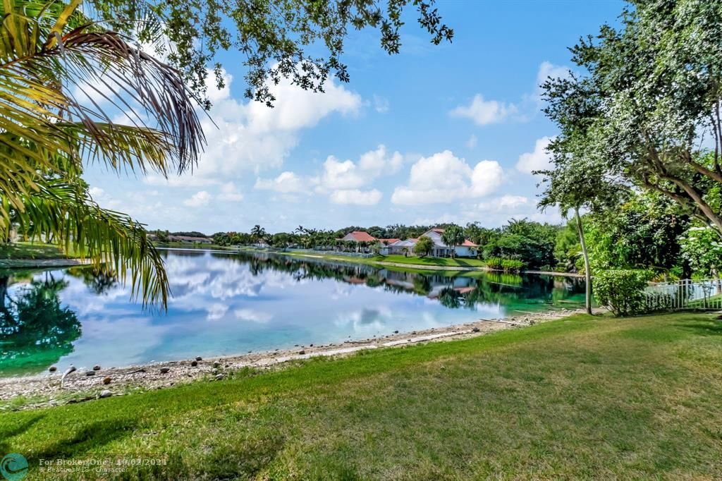 Recently Sold: $725,000 (3 beds, 2 baths, 1632 Square Feet)