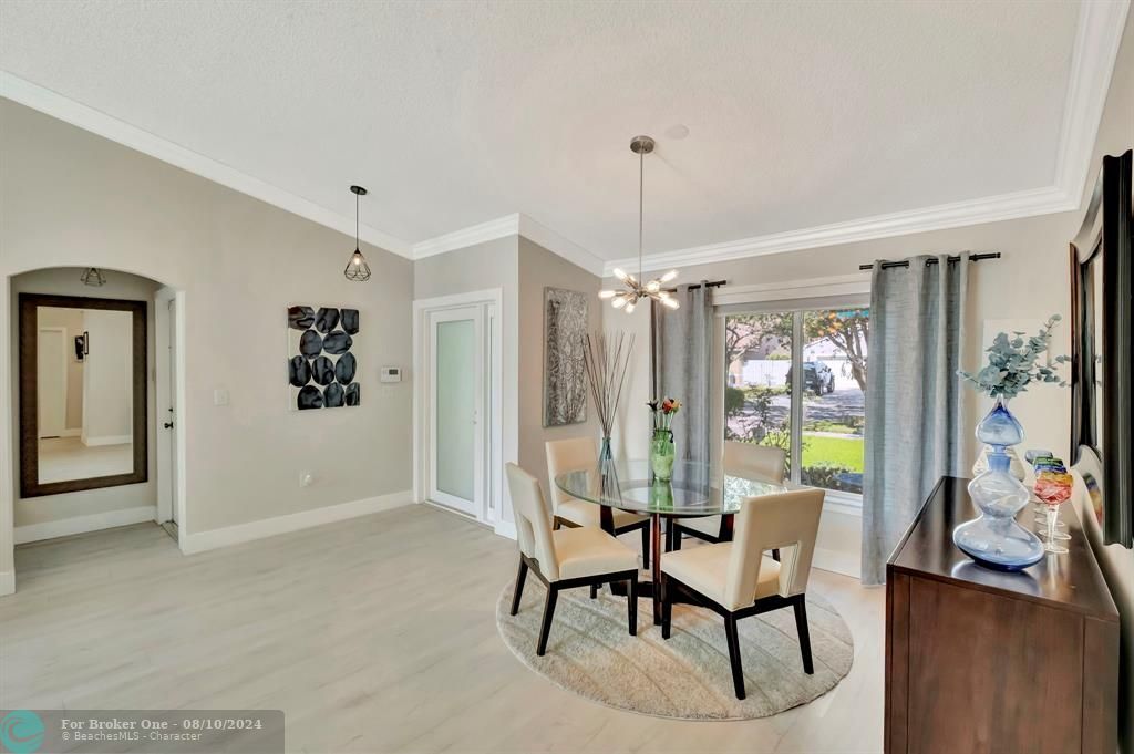 Recently Sold: $725,000 (3 beds, 2 baths, 1632 Square Feet)