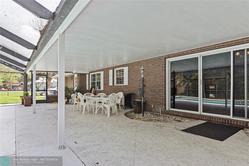 Recently Sold: $619,000 (5 beds, 2 baths, 2982 Square Feet)