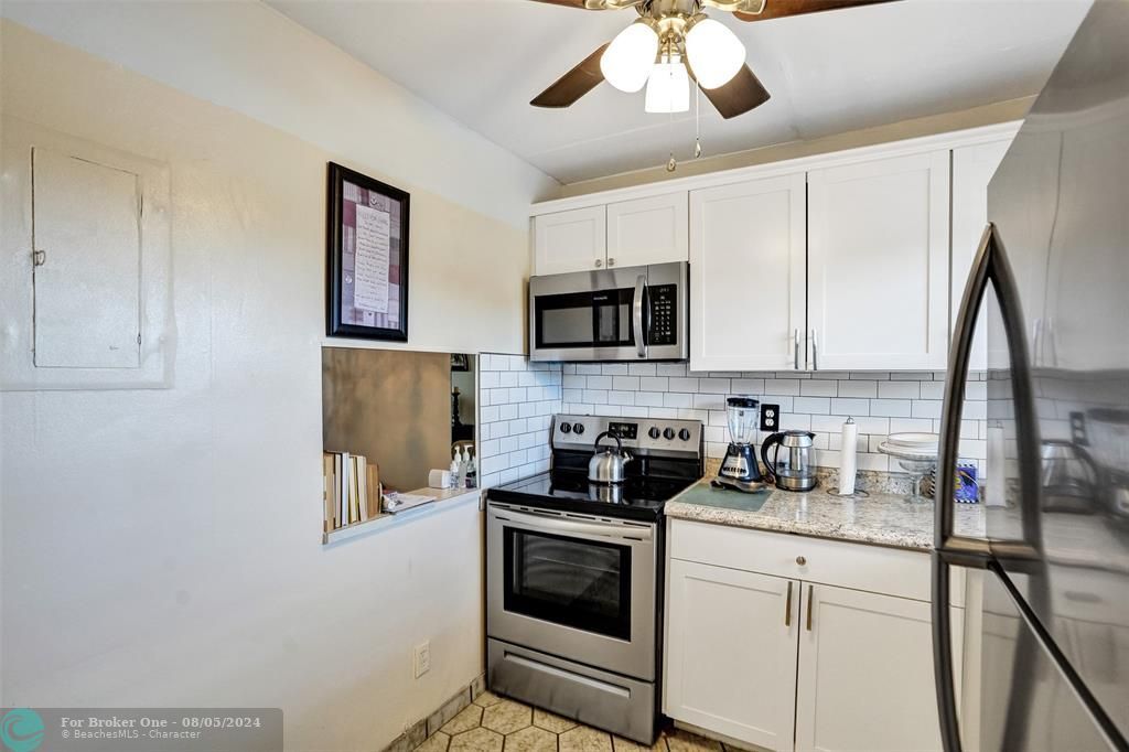 For Sale: $99,943 (1 beds, 1 baths, 620 Square Feet)