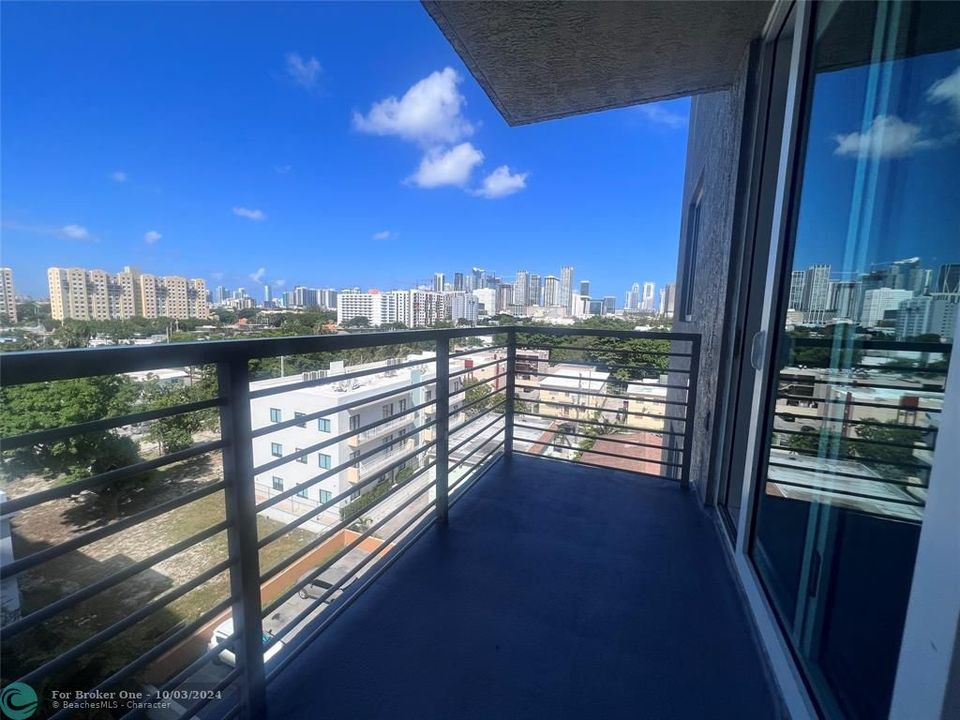 Recently Rented: $2,985 (2 beds, 2 baths, 1193 Square Feet)