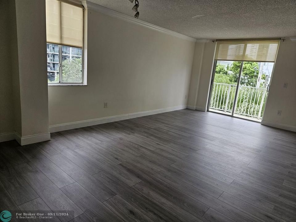 For Rent: $2,500 (2 beds, 1 baths, 786 Square Feet)