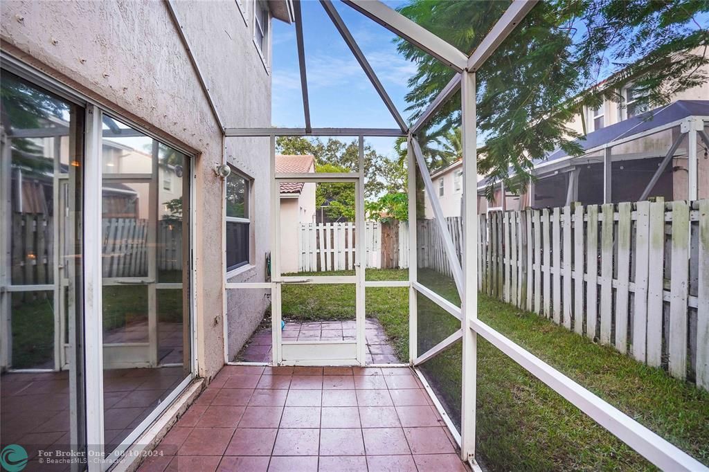 En Venta: $529,000 (3 camas, 2 baños, 1555 Pies cuadrados)