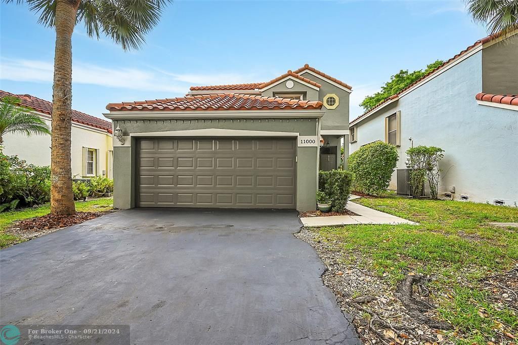 Active With Contract: $630,000 (3 beds, 2 baths, 1865 Square Feet)