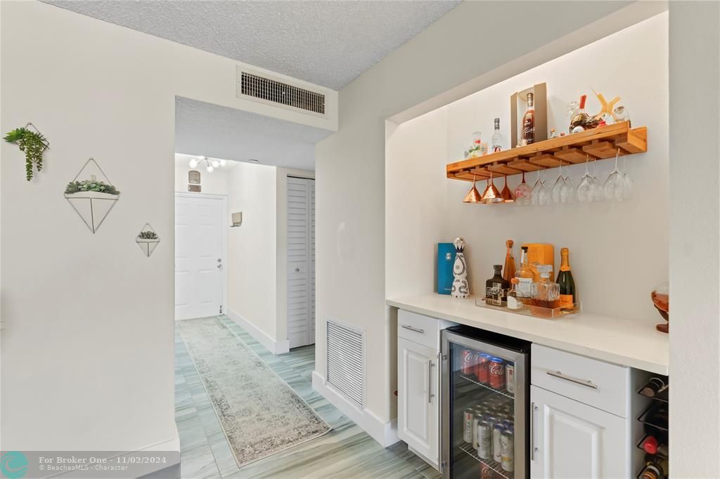 For Rent: $2,800 (2 beds, 2 baths, 1191 Square Feet)