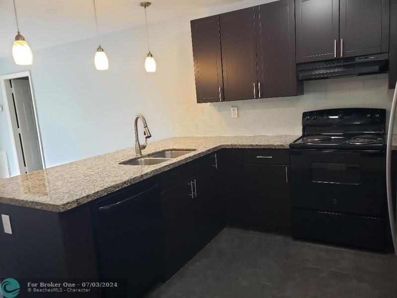 For Sale: $2,850 (3 beds, 2 baths, 1680 Square Feet)