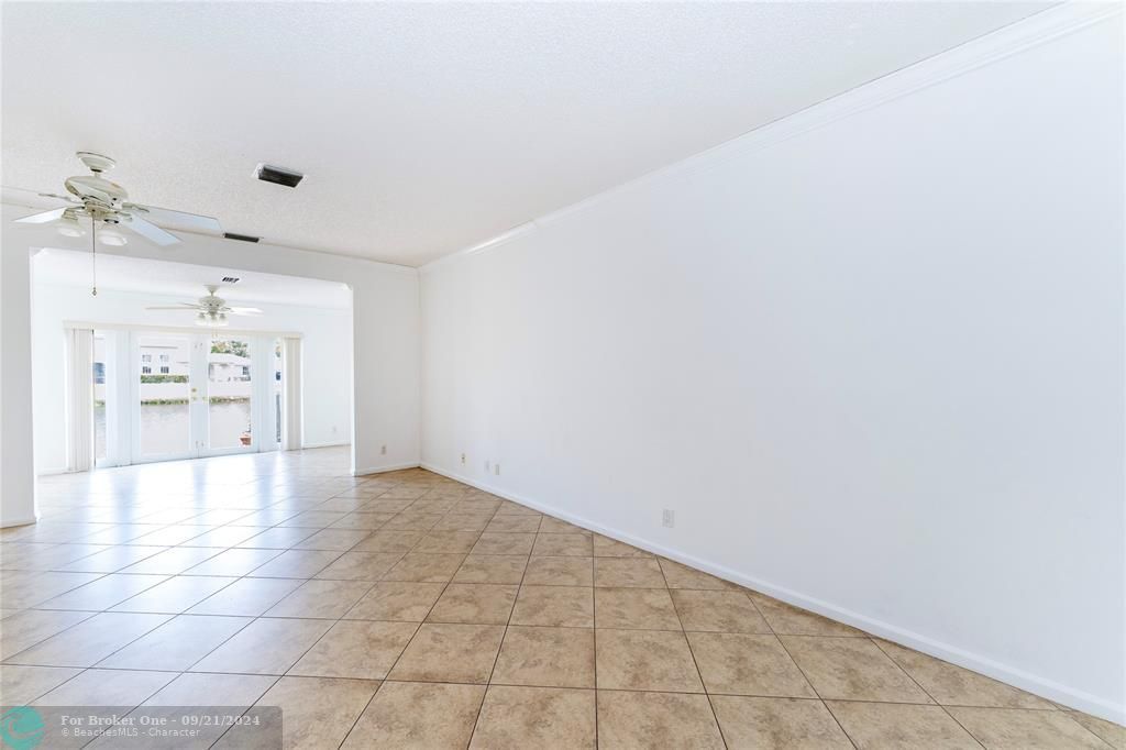 For Sale: $565,000 (3 beds, 2 baths, 2088 Square Feet)