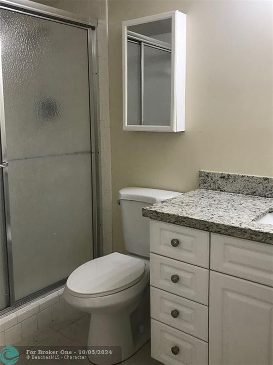 Vendido Recientemente: $179,995 (2 camas, 2 baños, 1044 Pies cuadrados)