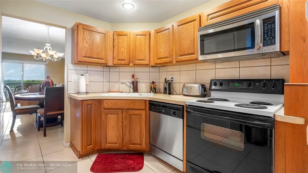 Active With Contract: $120,000 (1 beds, 1 baths, 750 Square Feet)