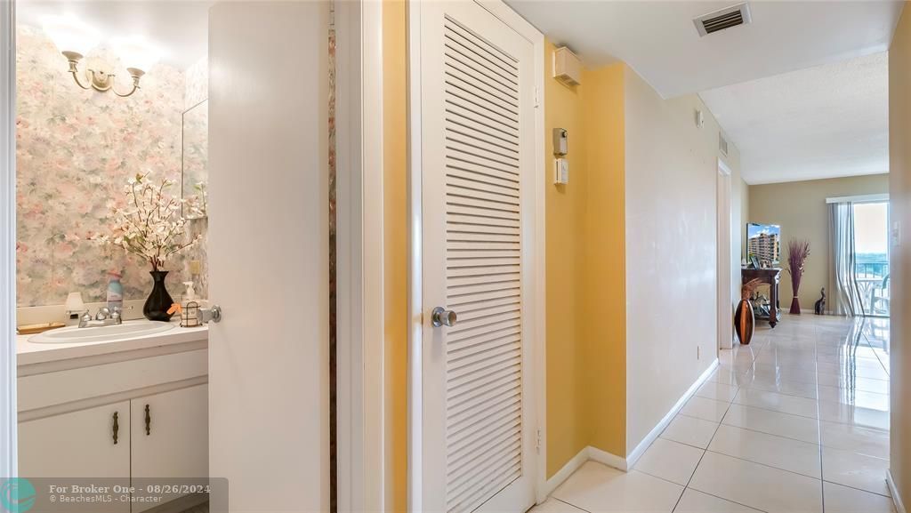 Active With Contract: $120,000 (1 beds, 1 baths, 750 Square Feet)