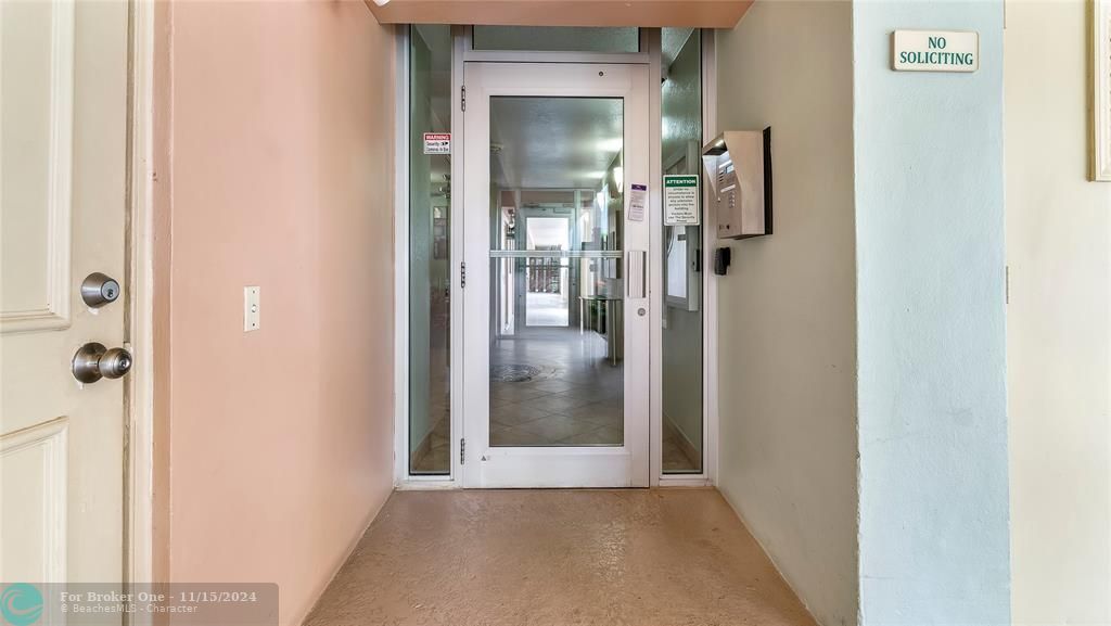 Active With Contract: $120,000 (1 beds, 1 baths, 750 Square Feet)