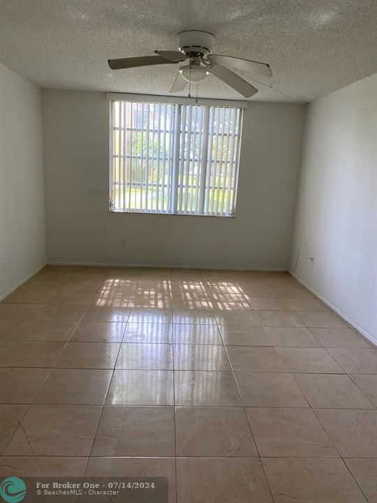 For Sale: $219,000 (2 beds, 2 baths, 1030 Square Feet)