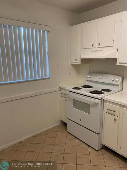 For Sale: $219,000 (2 beds, 2 baths, 1030 Square Feet)