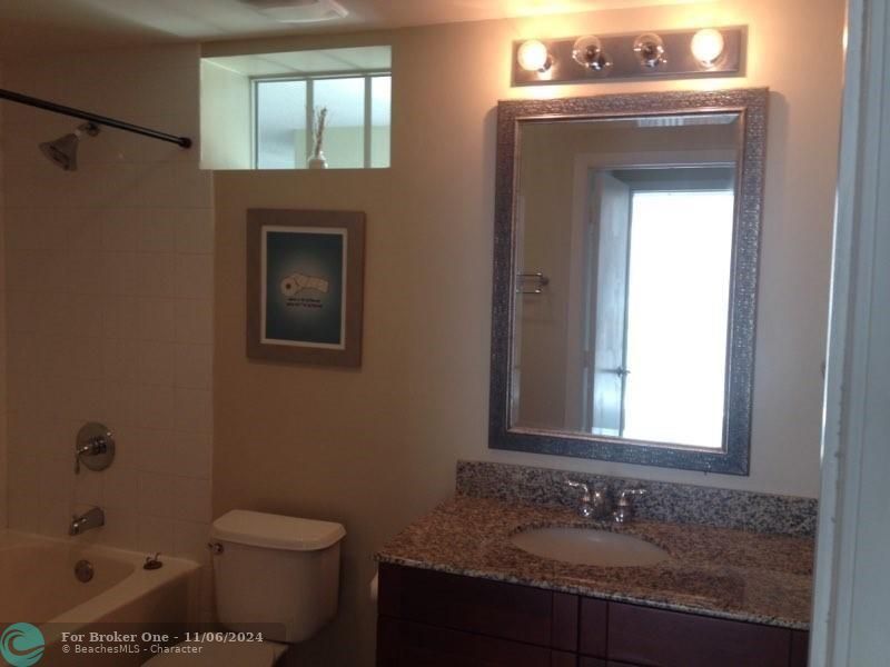 Recently Rented: $2,350 (1 beds, 1 baths, 770 Square Feet)