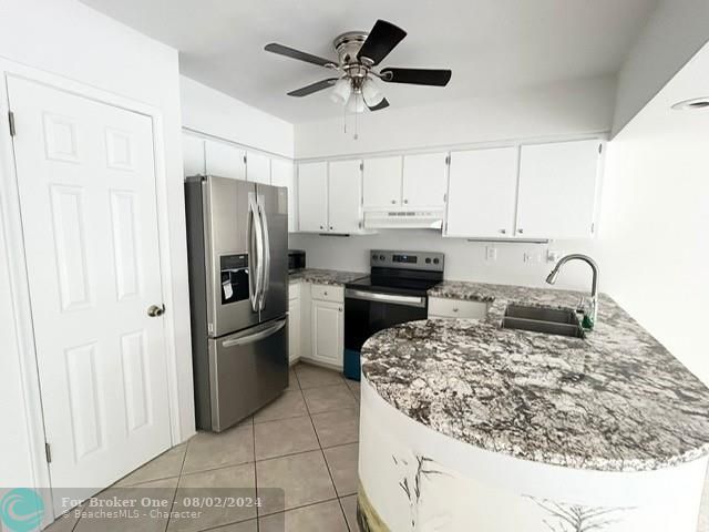 For Rent: $3,200 (2 beds, 2 baths, 1200 Square Feet)