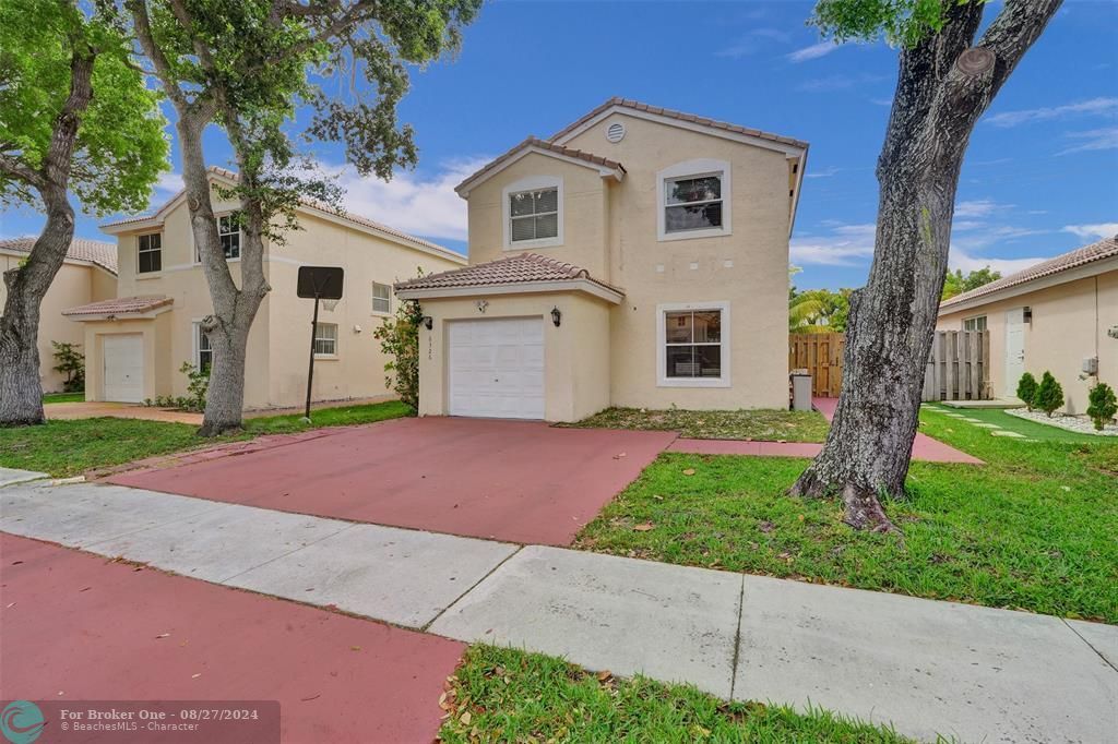 Active With Contract: $450,000 (3 beds, 2 baths, 1270 Square Feet)