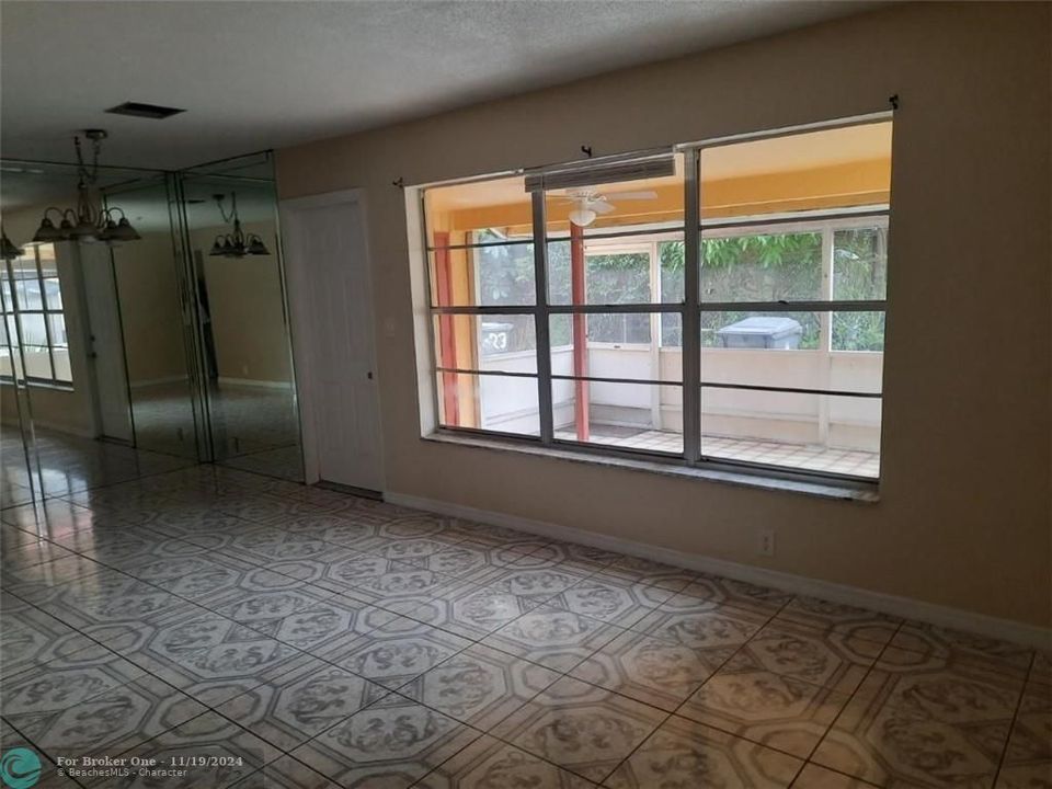 For Rent: $2,590 (3 beds, 2 baths, 1640 Square Feet)