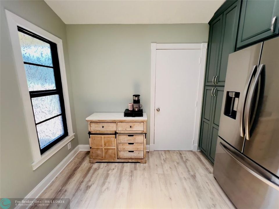 For Sale: $375,000 (2 beds, 2 baths, 1340 Square Feet)