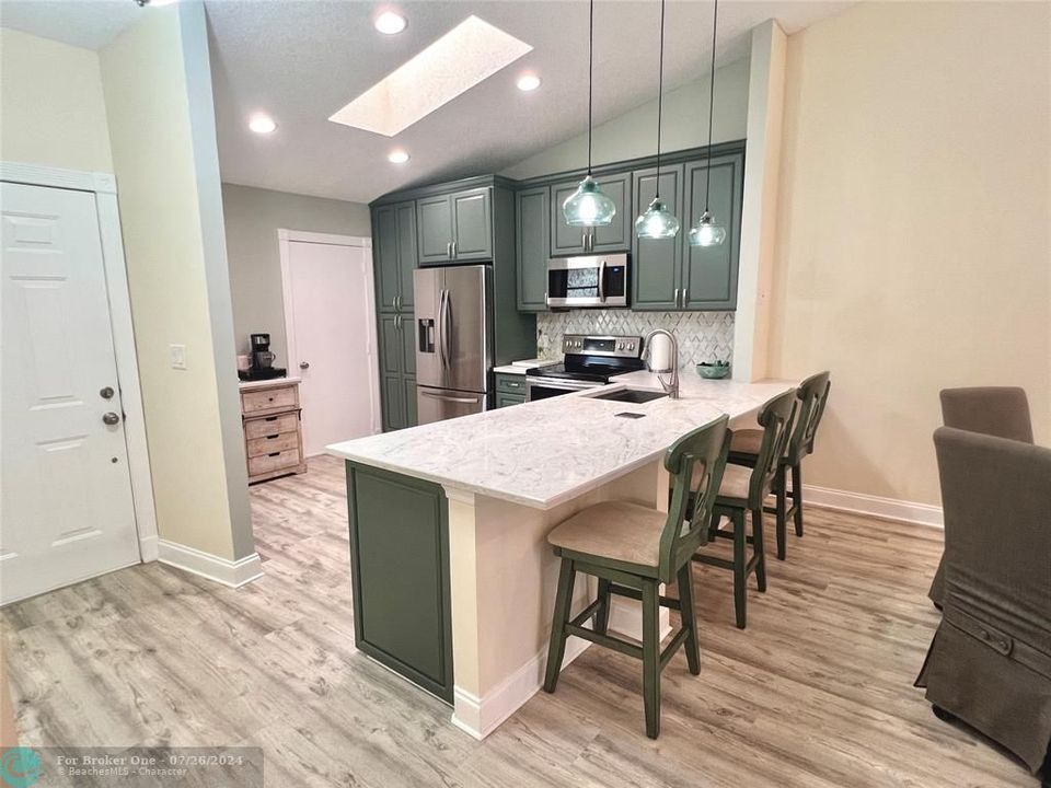 For Sale: $375,000 (2 beds, 2 baths, 1340 Square Feet)