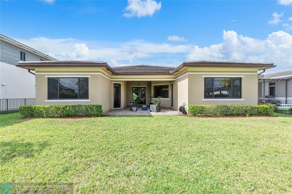 Active With Contract: $1,124,500 (4 beds, 3 baths, 2970 Square Feet)