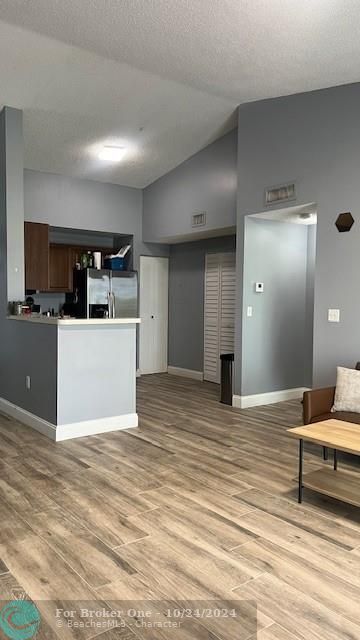 Active With Contract: $2,400 (2 beds, 2 baths, 1183 Square Feet)